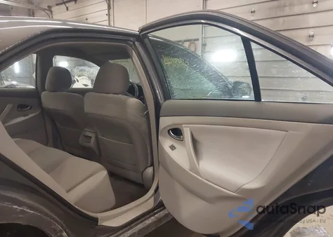 2011 Toyota Camry Le z USA, uszkodzony, nr VIN 4T1BF3EK0BU185810